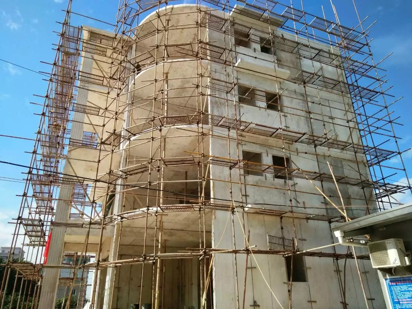 沂南星河绿色环保装配式建材在福建修建的五层别墅建筑